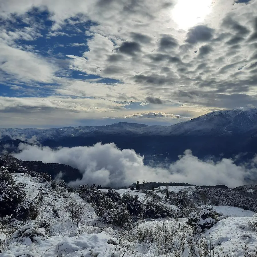 Alpujarra Guesthouse, Remote Off-Grid Mountain Accommodation Canar Bed and breakfast