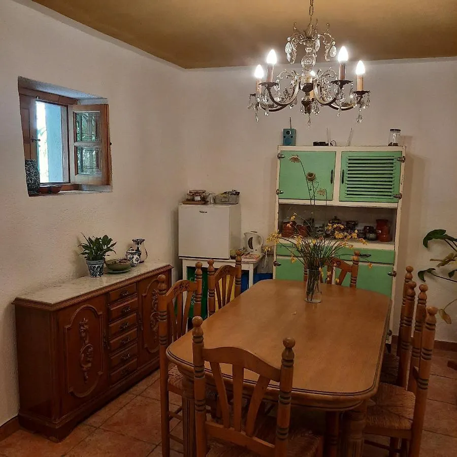 Alpujarra Guesthouse, Remote Off-Grid Mountain Accommodation Canar Bed and breakfast